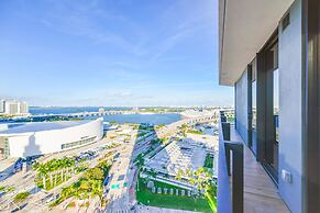 Front Row Bay Views from your Apt