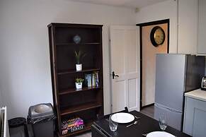 Modern & Central Home, 2BD Flat! - Manchester!