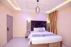 Iris-gold apartments