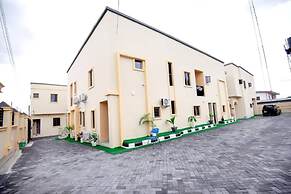 Iris-gold apartments