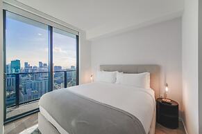 Bayside Apt with Impressive City Views