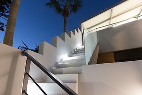 Antigoni's Seaside Lodge