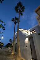 Antigoni's Seaside Lodge