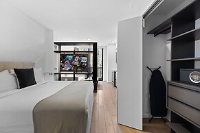 Exquisite Bay View Studio at Miami