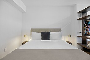 Exquisite Bay View Studio at Miami