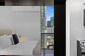 Exquisite Bay View Studio at Miami
