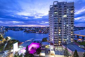 Chevron Renaissance - Wow Stay