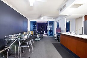 Chevron Renaissance - Wow Stay