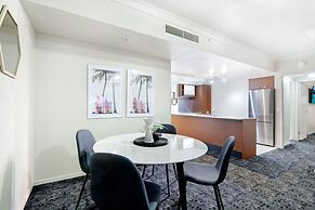 Chevron Renaissance - Wow Stay