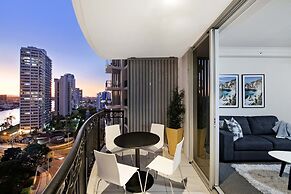 Chevron Renaissance - Wow Stay