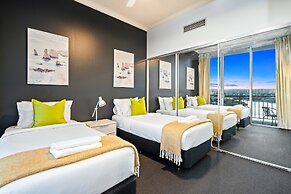 Chevron Renaissance - Wow Stay