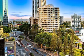 Chevron Renaissance - Wow Stay