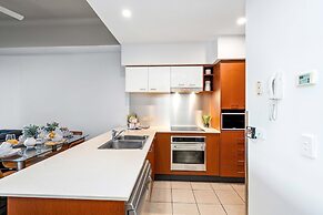 Chevron Renaissance - Wow Stay