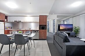 Chevron Renaissance - Wow Stay