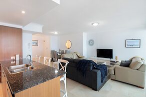 Chevron Renaissance - Wow Stay