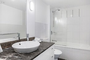 Chevron Renaissance - Wow Stay