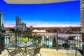 Chevron Renaissance - Wow Stay