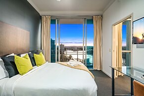 Chevron Renaissance - Wow Stay