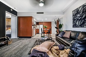 Chevron Renaissance - Wow Stay