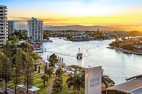 Chevron Renaissance - Wow Stay