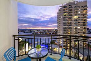 Chevron Renaissance - Wow Stay