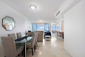 Chevron Renaissance - Wow Stay