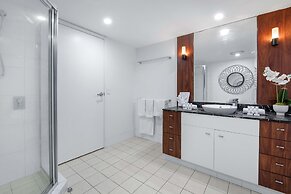 Chevron Renaissance - Wow Stay