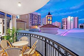 Chevron Renaissance - Wow Stay