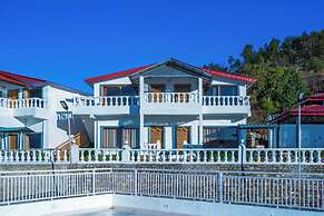 Paatli Fort Estate Resort