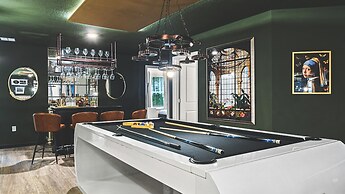 Luxury Disney Home w Private Pool Spa Game Bar