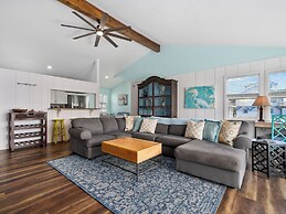 Hideaway at Redhead Road