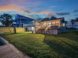 Hideaway at Redhead Road