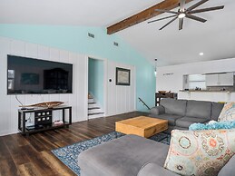 Hideaway at Redhead Road