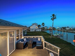 Hideaway at Redhead Road