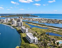 Palms of Bay Beach 4F