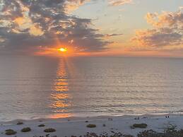 Estero Beach & Tennis by VTrips