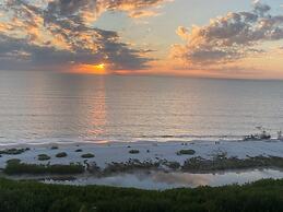 Estero Beach & Tennis by VTrips