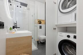 Loft Apartment With Parking by Renters