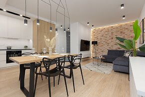 Loft Apartment With Parking by Renters