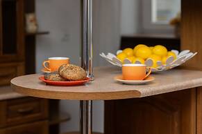 Apartment Near Royal Castle by Renters