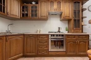 Apartment Near Royal Castle by Renters