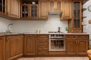 Apartment Near Royal Castle by Renters