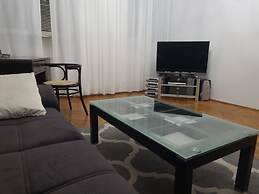 Apartment Near Royal Castle by Renters