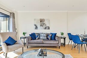 Penthouse Apartment In Brentford