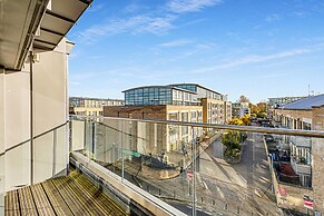 Penthouse Apartment In Brentford