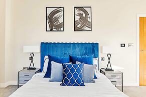 Penthouse Apartment In Brentford