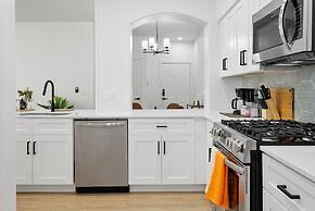 TWO CozySuites Apartment DowntownChandler