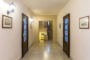 Colonna Apartment 4 by Wonderful Italy