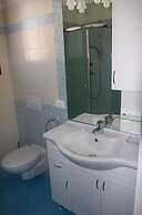 Modern Apartment With Swimming Pools - Beahost