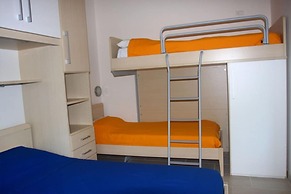 Modern Apartment With Swimming Pools - Beahost